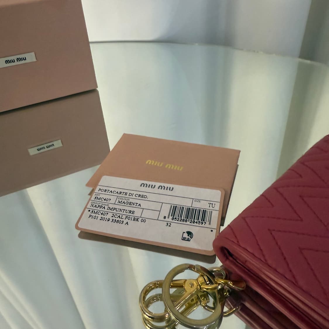 미우미우 나파 퀄팅 키링 카드지갑 상품이미지5