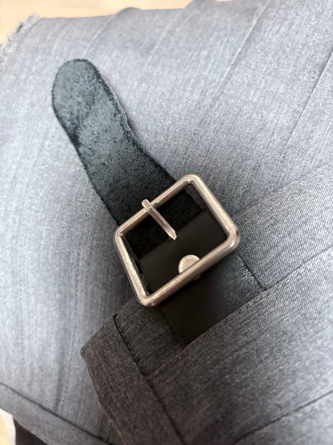 할로미늄 플리츠 미니 랩스커트 그레이 상품이미지4