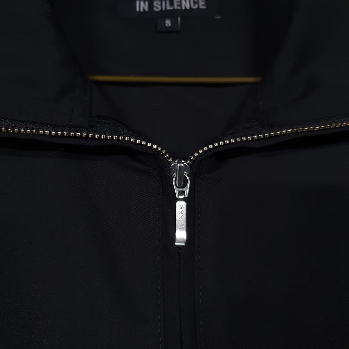 실측 M (95) 인사일런스 신형 드레이프 집업 셔츠 블랙 오버핏 상품이미지6