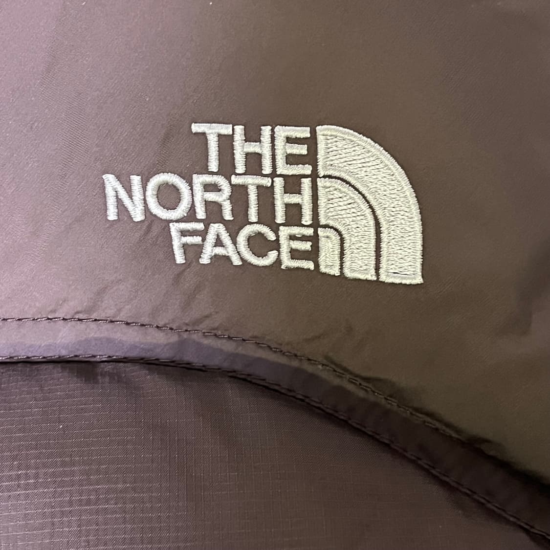 The north face 노스페이스 700 눕시 조끼패딩 브라운M 상품이미지4