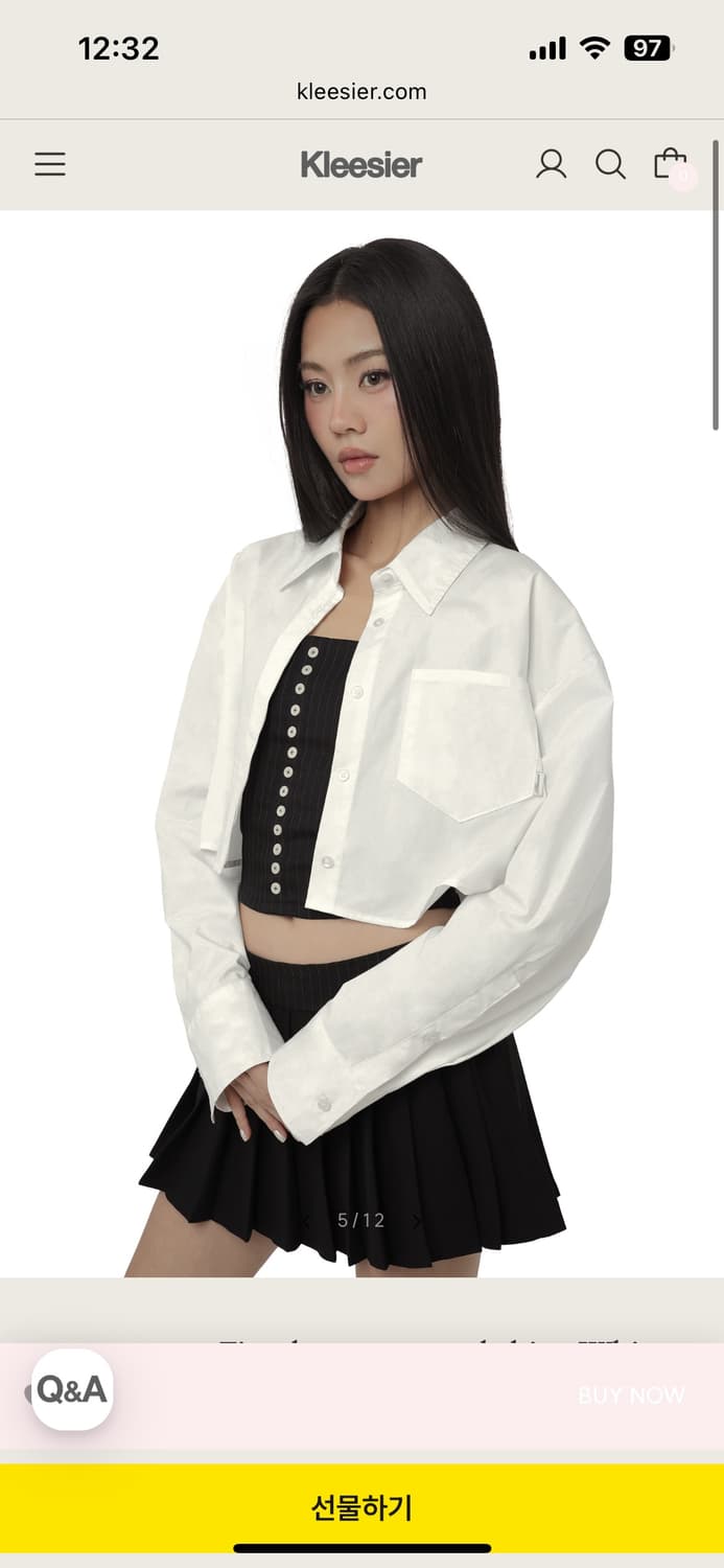 클리시어 퍼스트 레터 크롭셔츠 상품이미지1