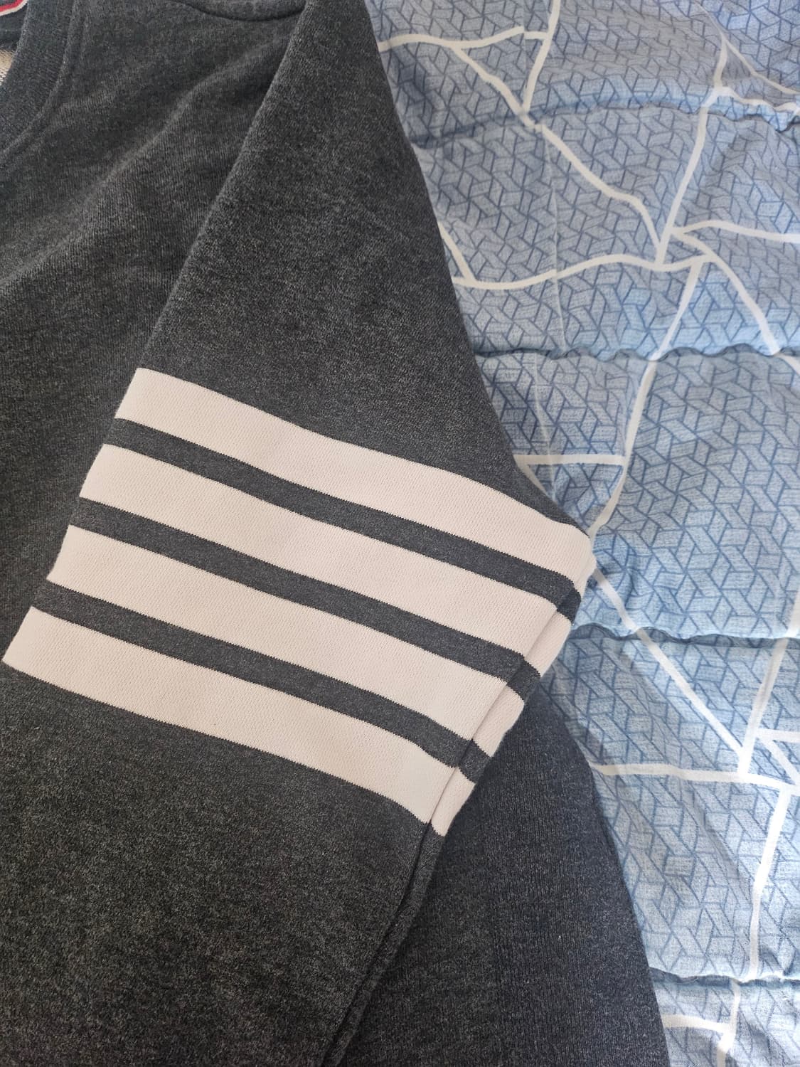 톰브라운 4바 스웨트셔츠 다크그레이 4사이즈 상품이미지2