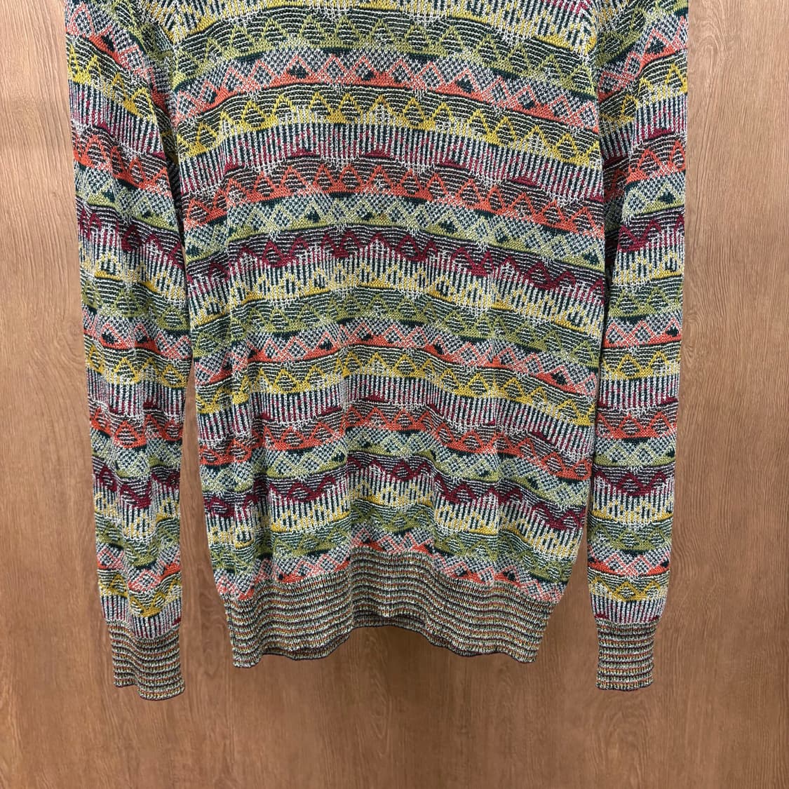 미쏘니 라운드넥 긴팔 니트 멀티 스트라이프 삼각형 패턴 디테일 레인보우 상품이미지5