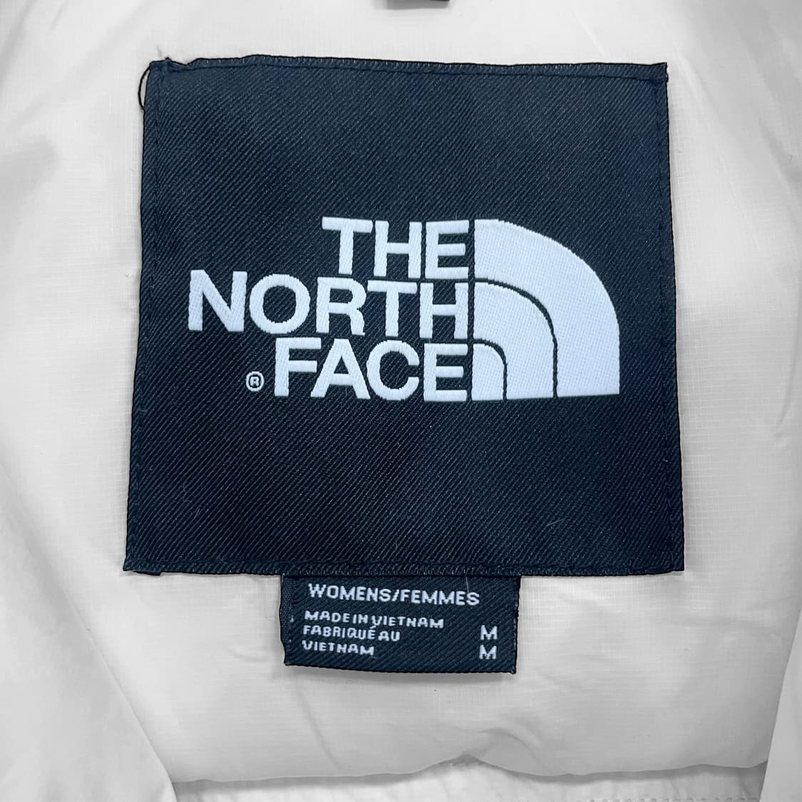 노스페이스 눕시 700 크롭 패딩 화이트 상품이미지3