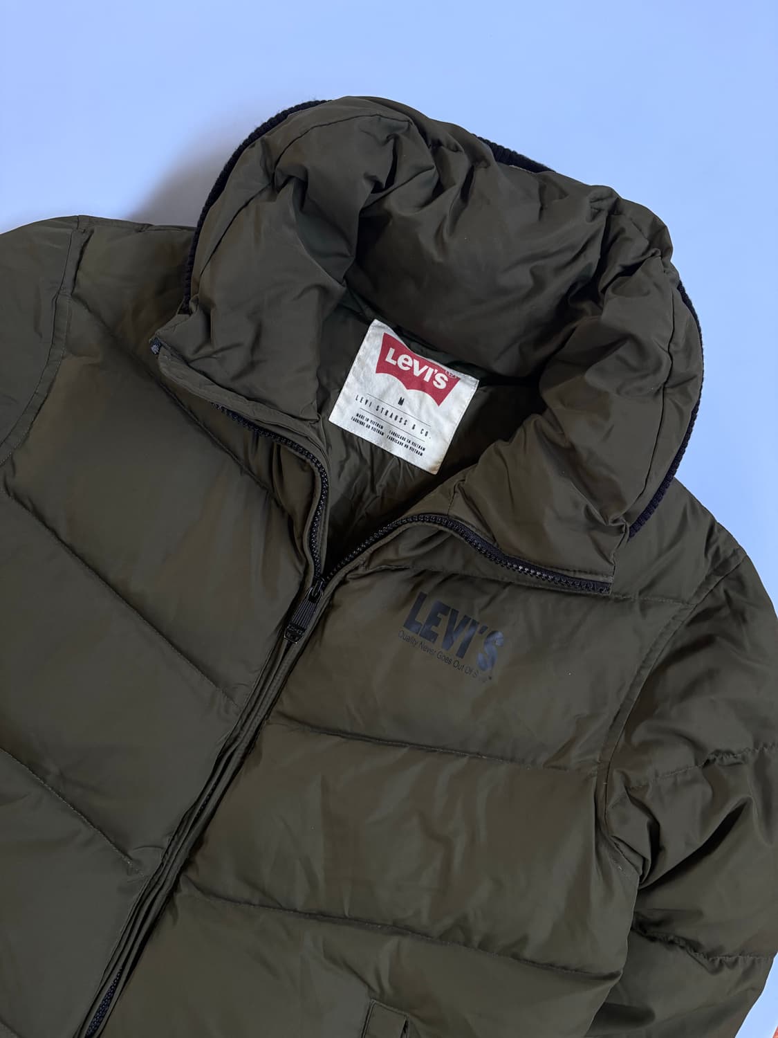 리바이스 카키 패딩 상품이미지1