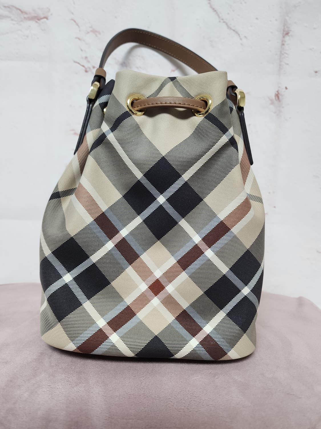 닥스 체크 버킷 크로스백 상품이미지2