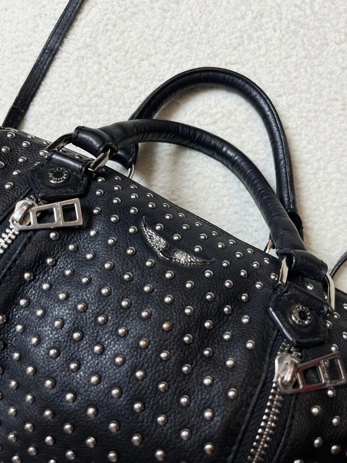 자딕앤볼테르 Y2K 그레인 가죽 스터드 써니 숄더백 A1673 상품이미지3