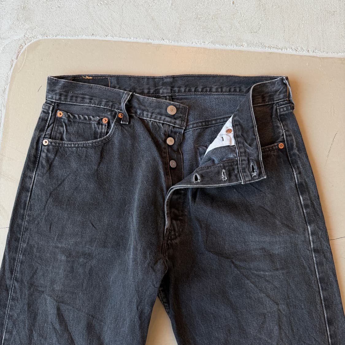 리바이스 501 흑청 데님 팬츠 상품이미지4