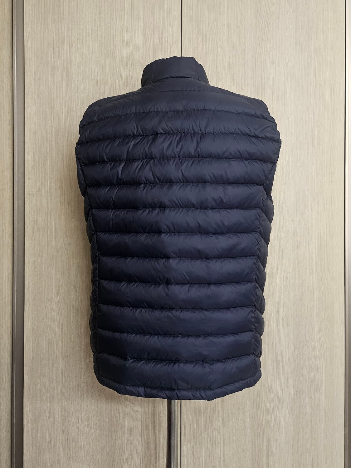 (새상품급)거위털 경량 패딩 조끼 네이비 (L / 100) 상품이미지4