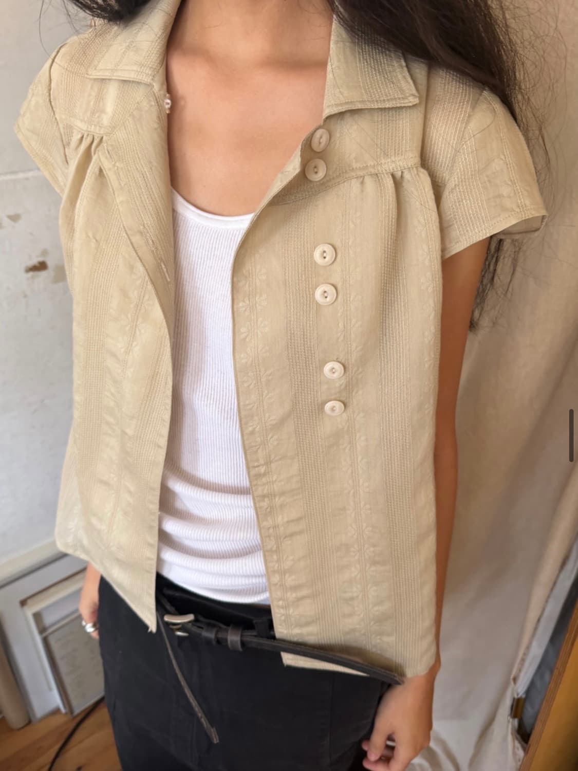 포르테나 WRAP BUTTON CAP SLEEVE BLOUSE 상품이미지7