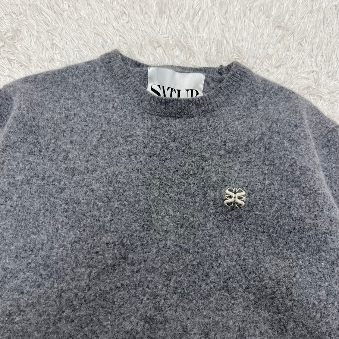 SATUR grey unbalanced knit (줄어듦)  상품이미지4