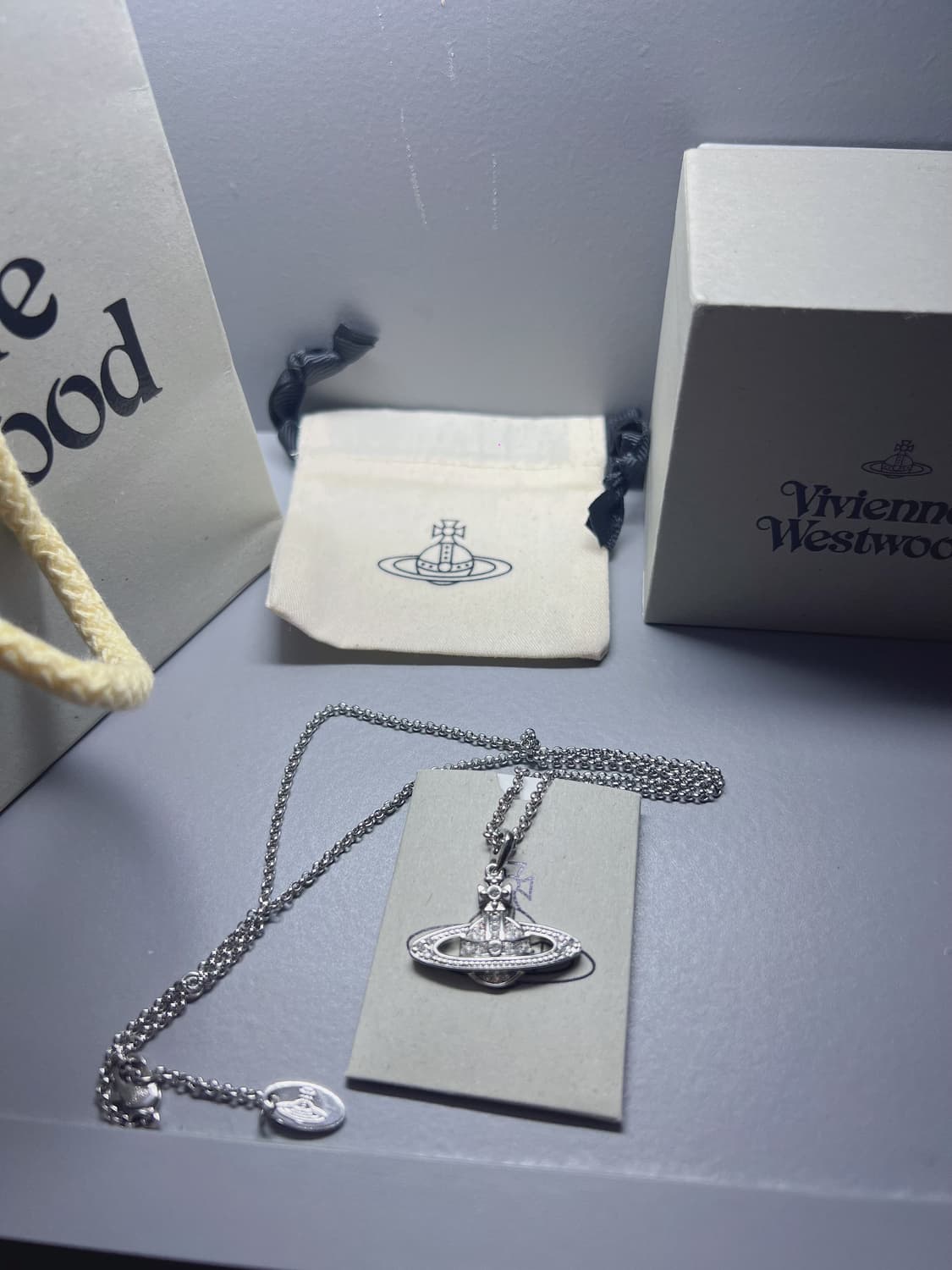 비비안웨스트우드 미니 바스 릴리프 목걸이 상품이미지2