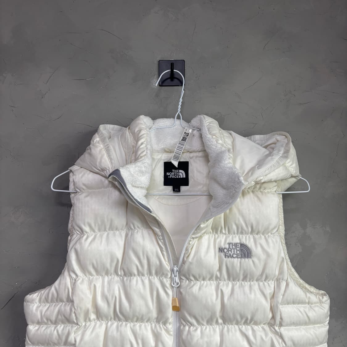 노스페이스 구스다운 패딩조끼 화이트 상품이미지2