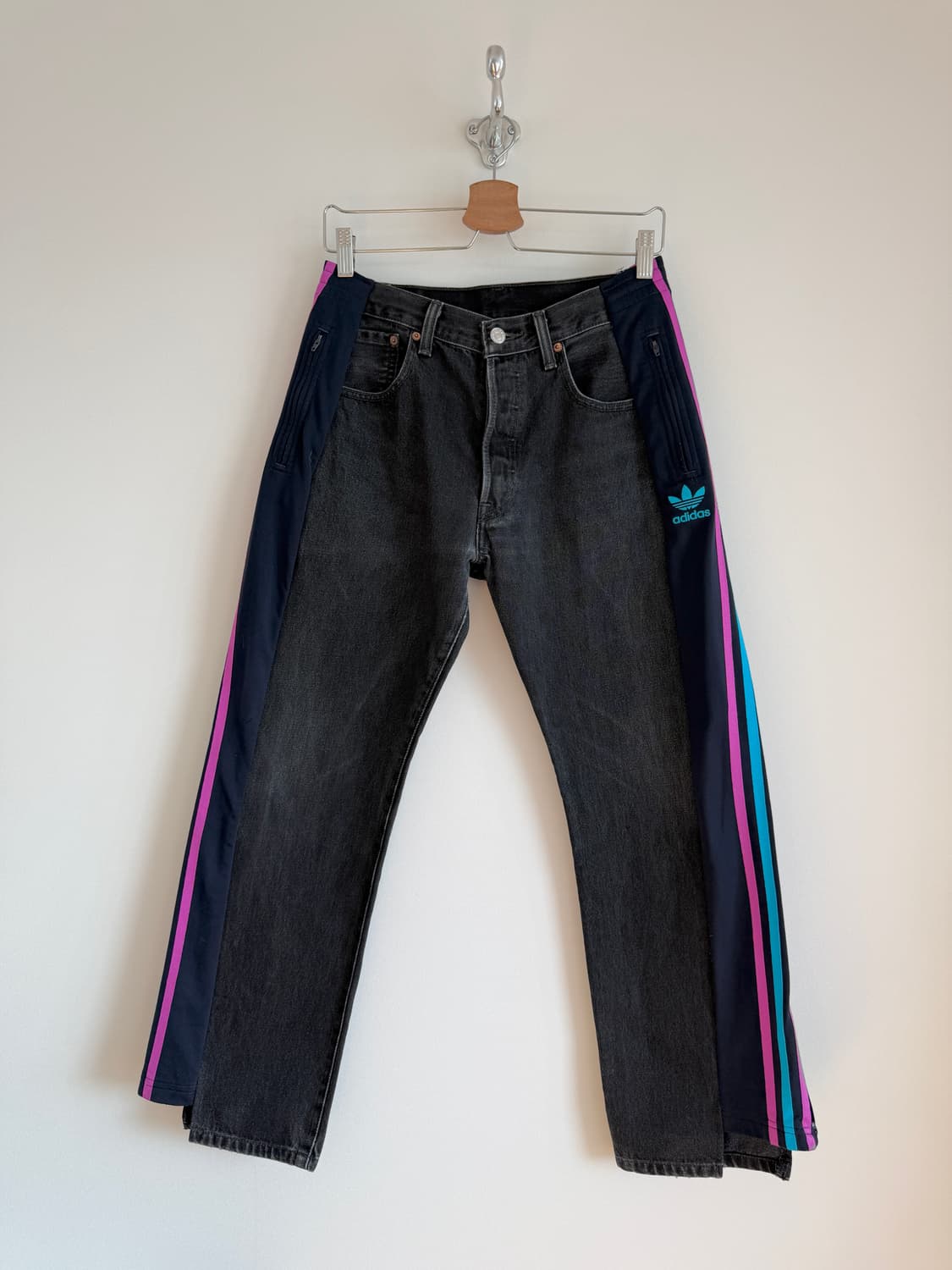 리바이스 x 아디다스 리메이크 팬츠 상품이미지1