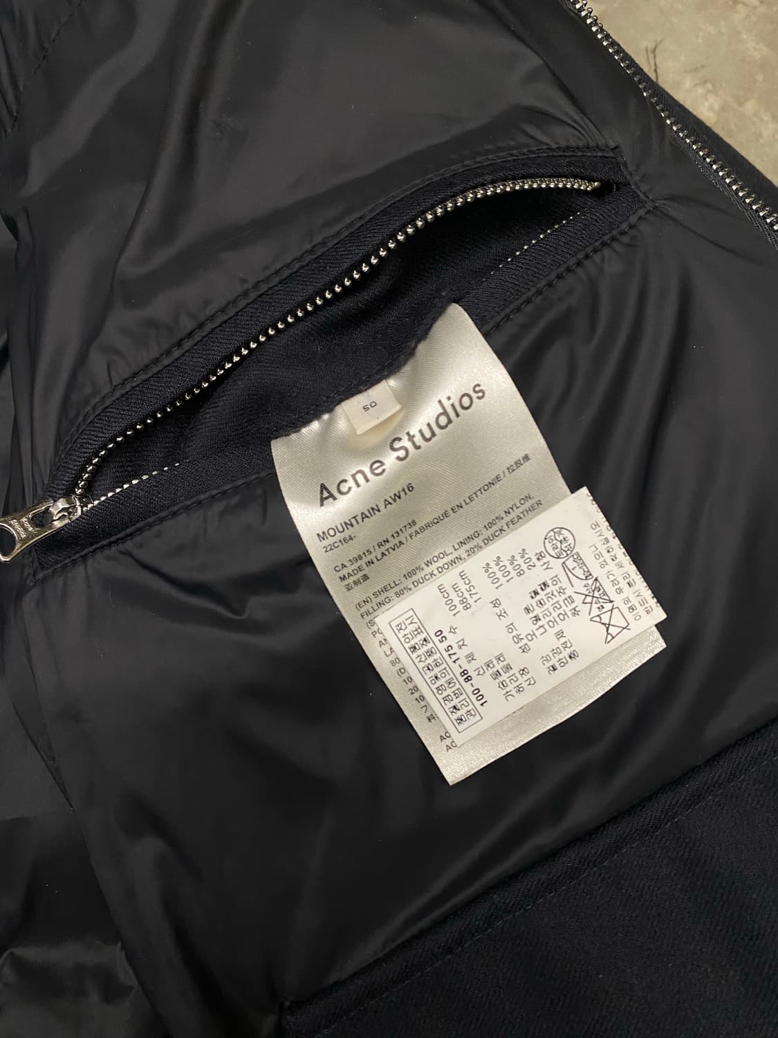 아크네 스튜디오 울 패딩점퍼 네이비 100 상품이미지3