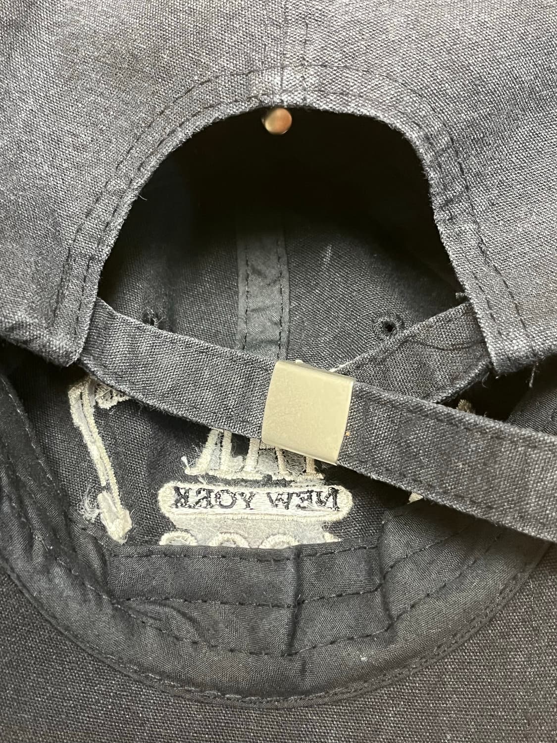 [FREE] 빈티지 자수 로고 볼캡 블랙 상품이미지6