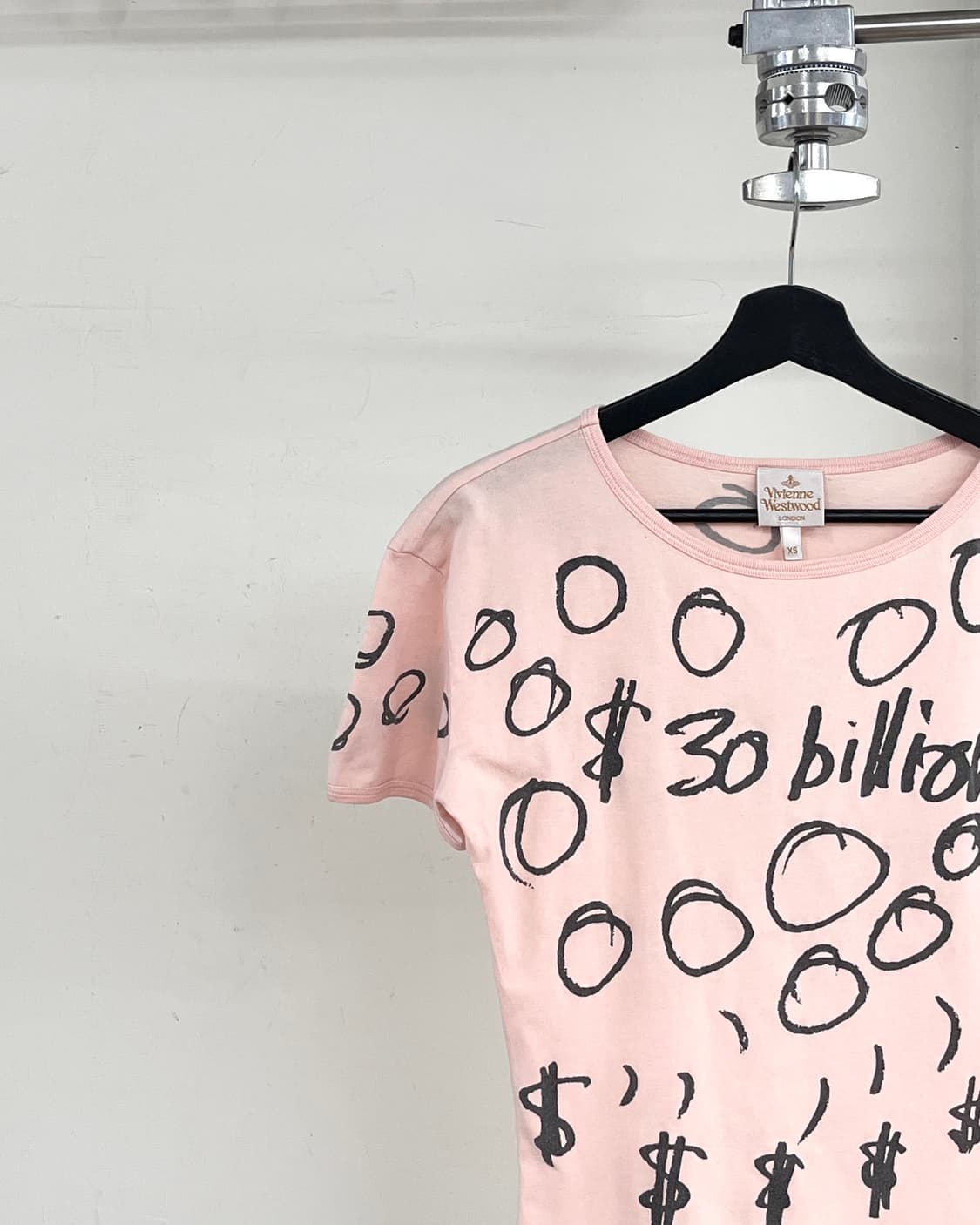 비비안 웨스트우드 라이트핑크 그래픽 텍스트 반팔 티셔츠 상품이미지3