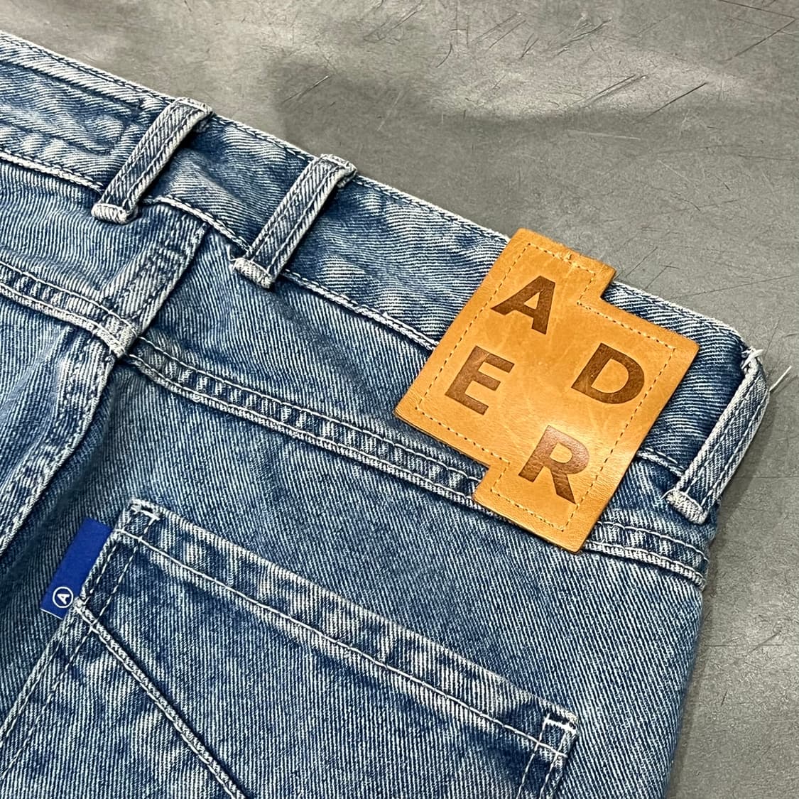  아더에러 연청 데님 팬츠 y15619 상품이미지5