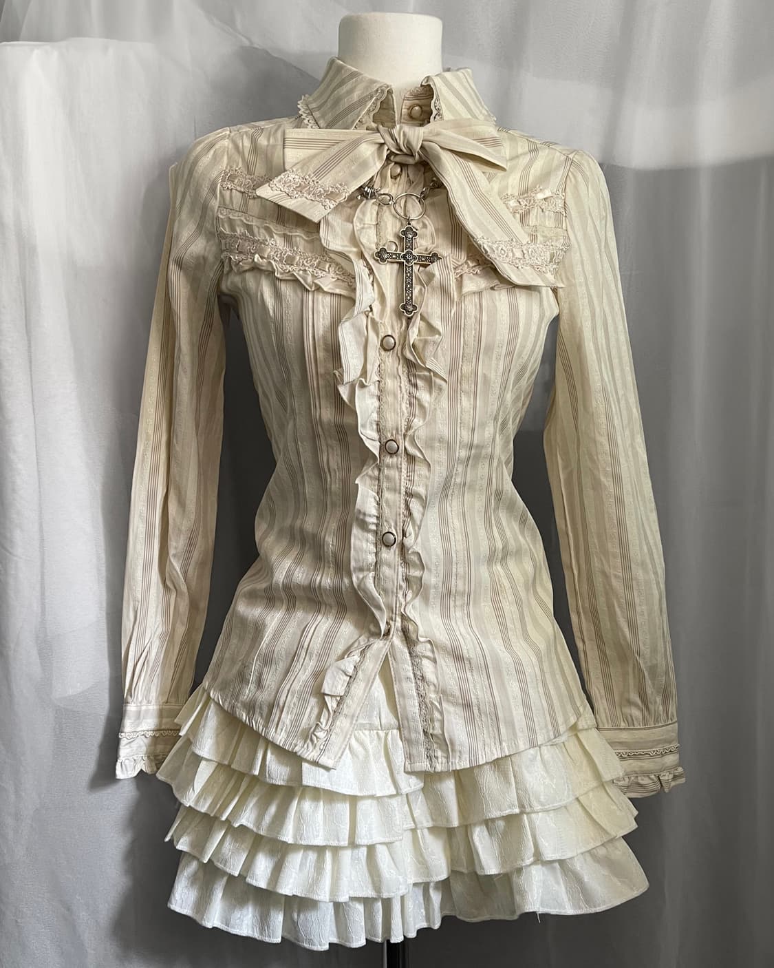 Axes femme 엑시즈팜 블라우스 공겜여주 로맨틱 상품이미지2