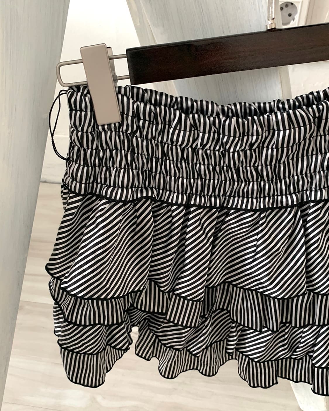 Striped satin tiered mini skirt + ribbon 상품이미지8