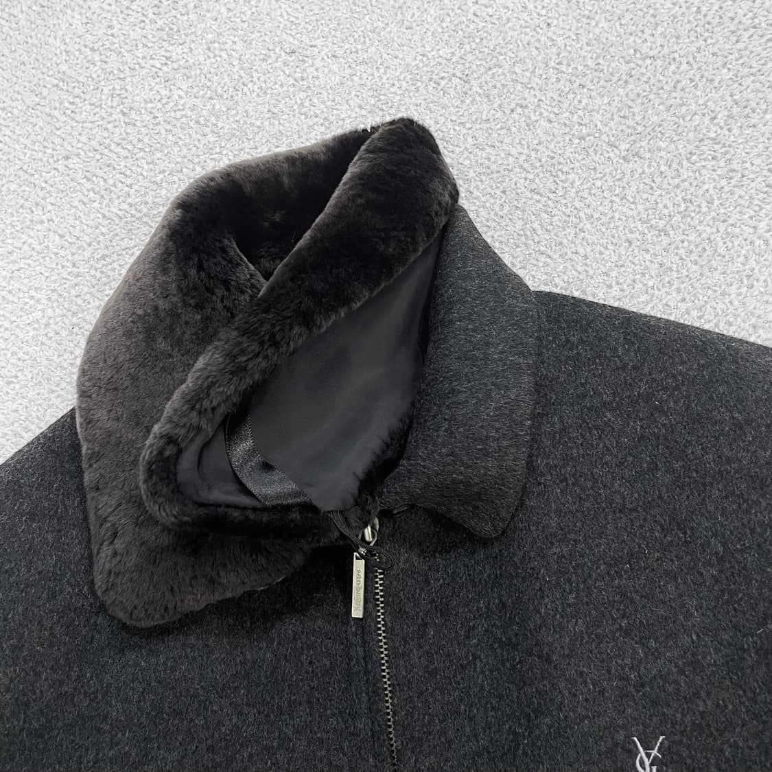 입생로랑 Ysl 로고 퍼 카라 모직 울 블루종 자켓 상품이미지3