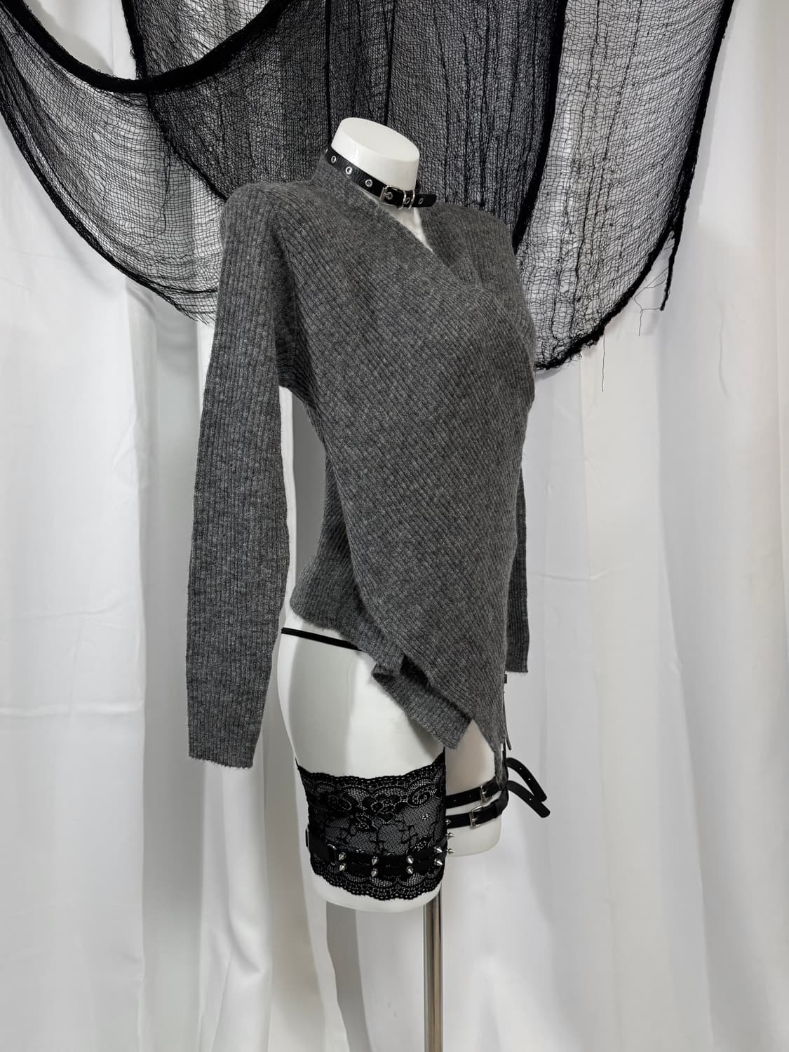 gray detail knit 상품이미지1