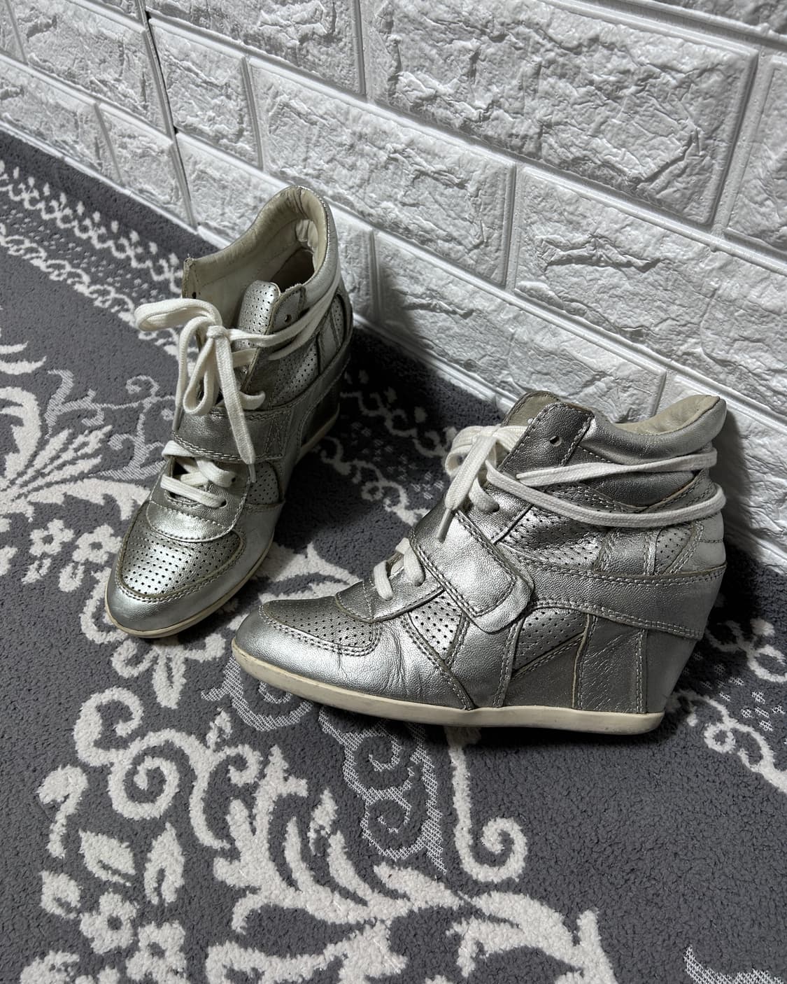 Ash 아쉬 메탈릭 실버 히든 웨지힐 스니커즈 상품이미지1