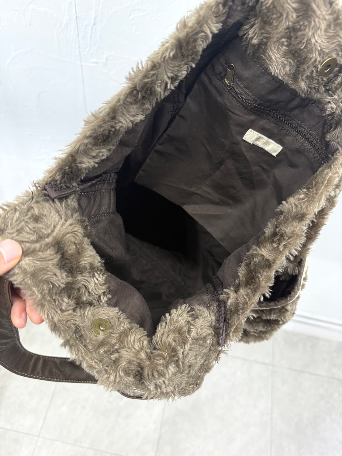 Hushush 퍼 숄더백 상품이미지4