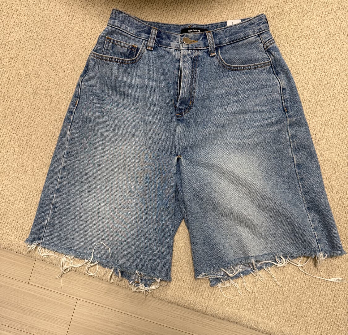 DIAGONAL Denim Bermuda Pants 상품이미지2