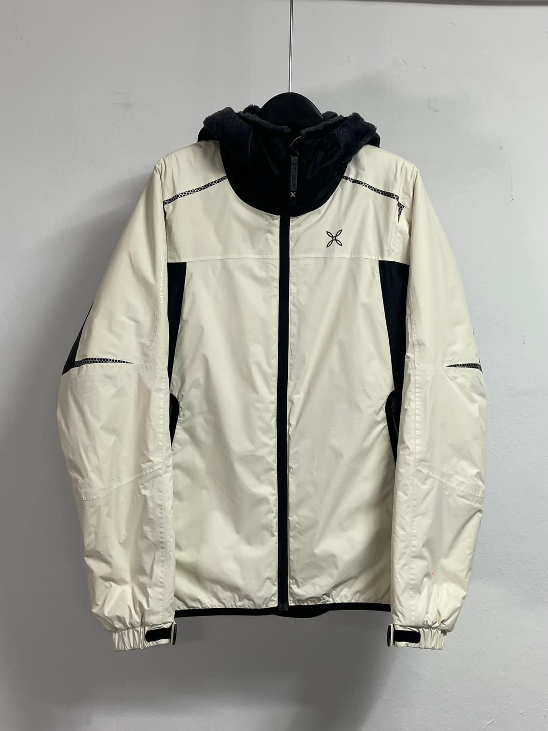 몬츄라 네비스2 바람막이 자켓  (on.95) 상품이미지1