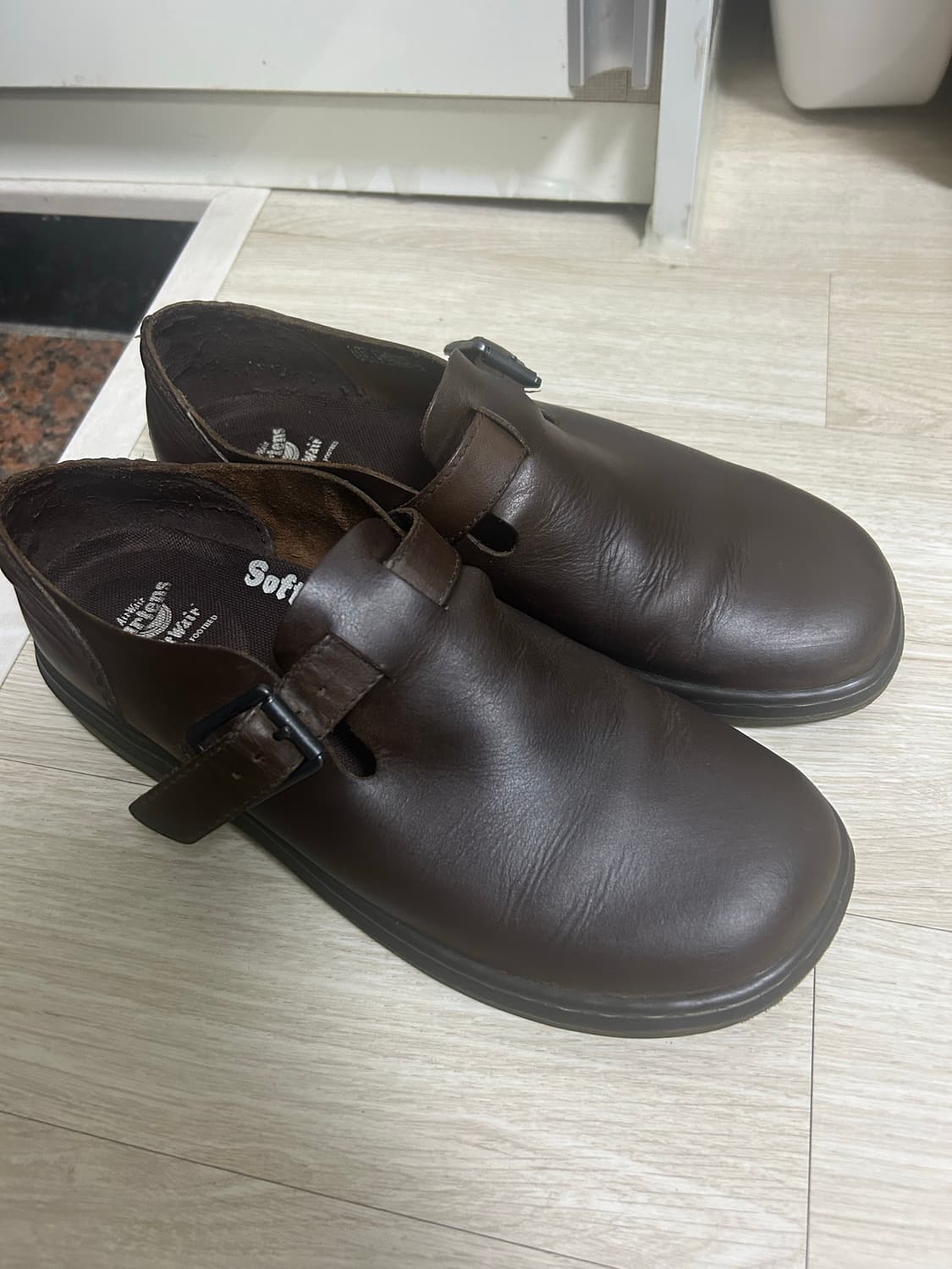 닥터마틴 패트리샤 다크브라운 250 UK6 상품이미지1