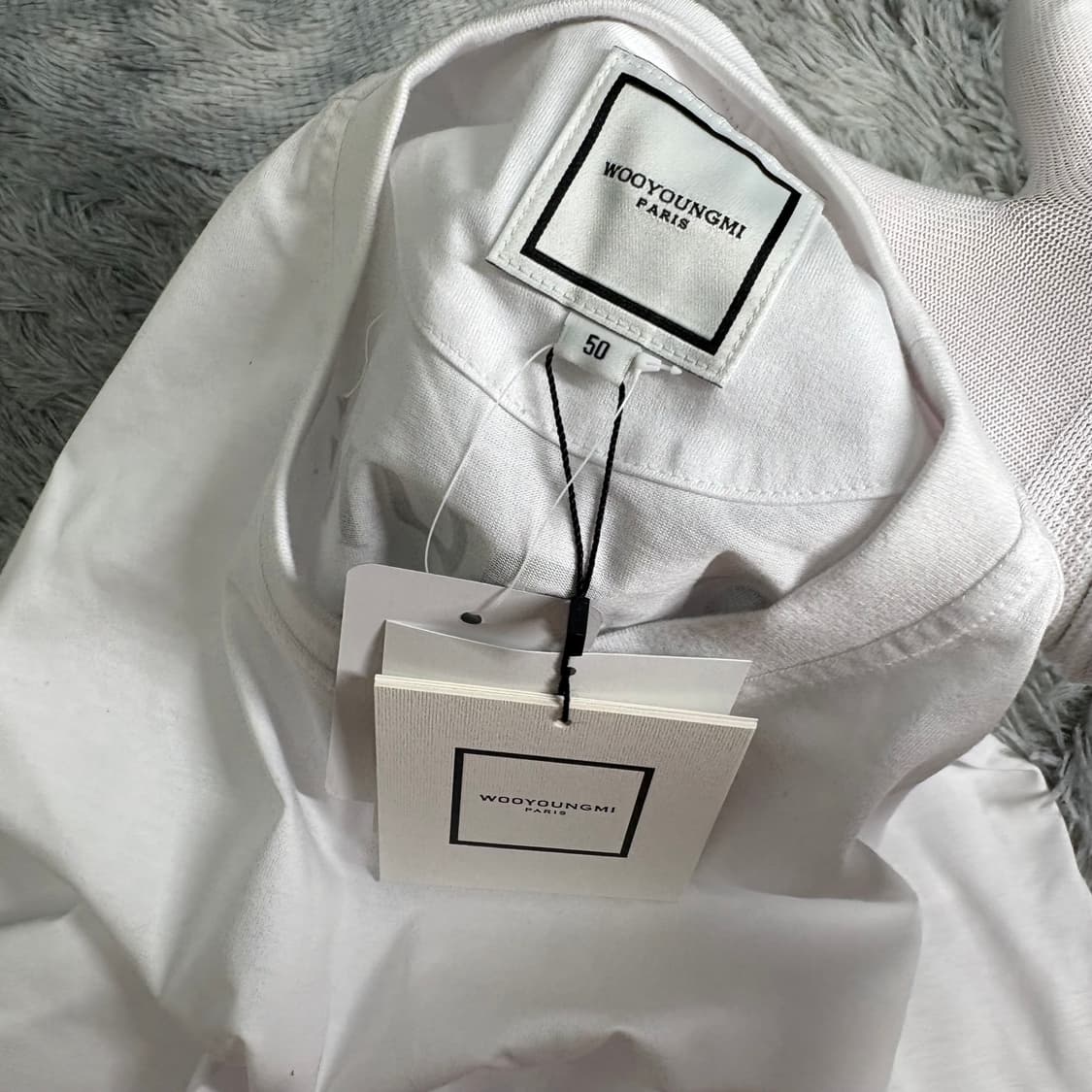 우영미 백로고 반팔 25시즌 50사이즈 새상품 상품이미지3