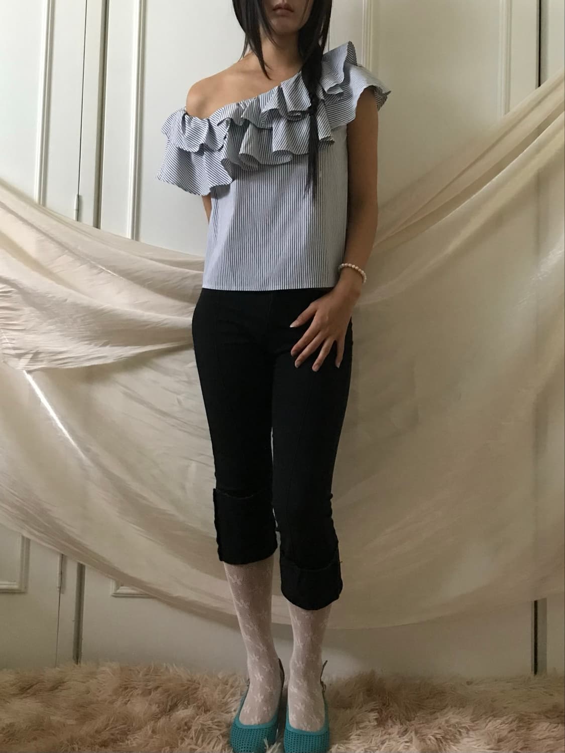 sprite frill unbalance off-shouldeer 상품이미지2