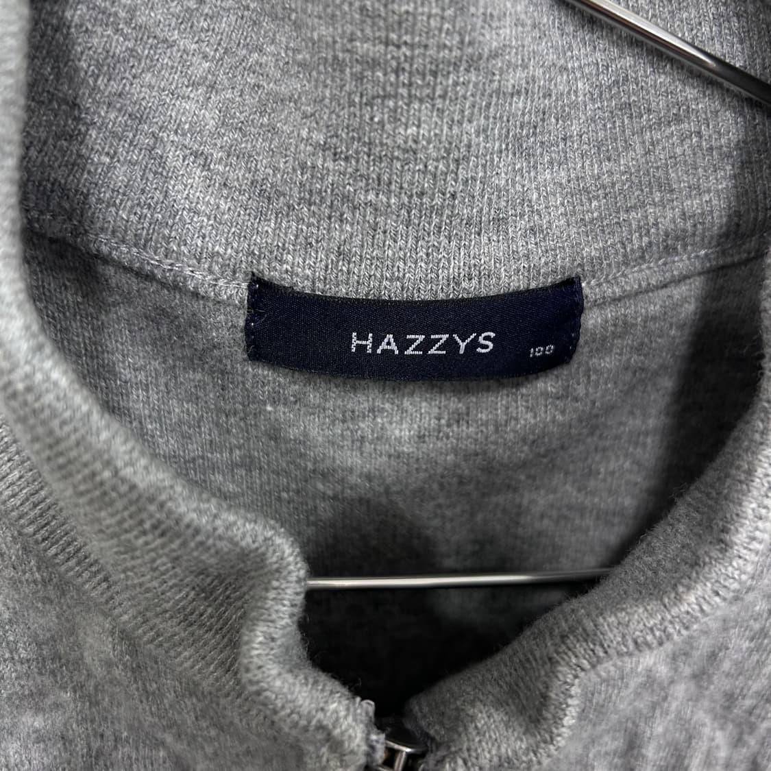 헤지스 다이아몬트 퀼팅 하이넥 니트 베스트 상품이미지3