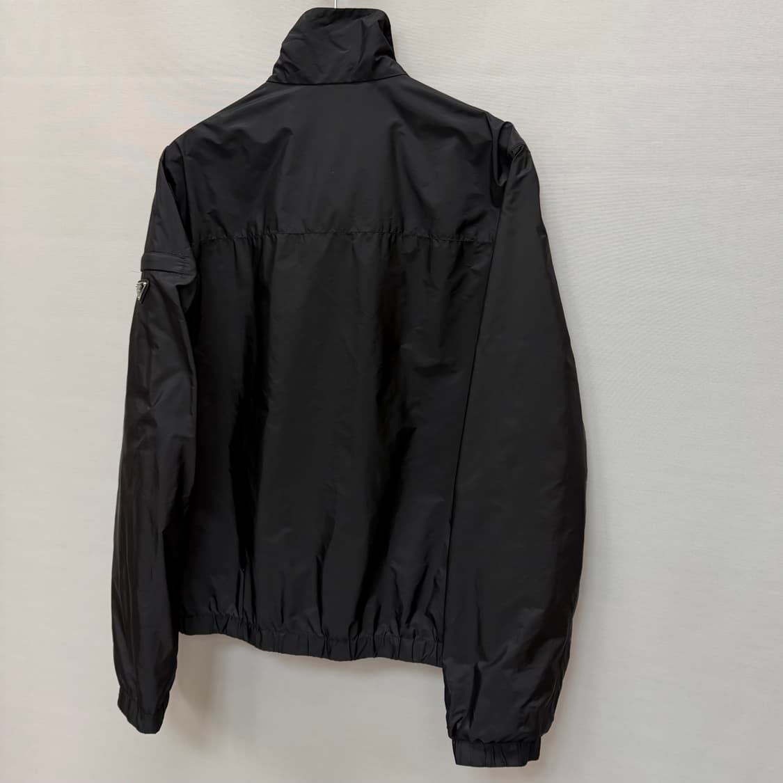 프라다 삼각로고 리나일론 바람막이 자켓( 50 ) 상품이미지5