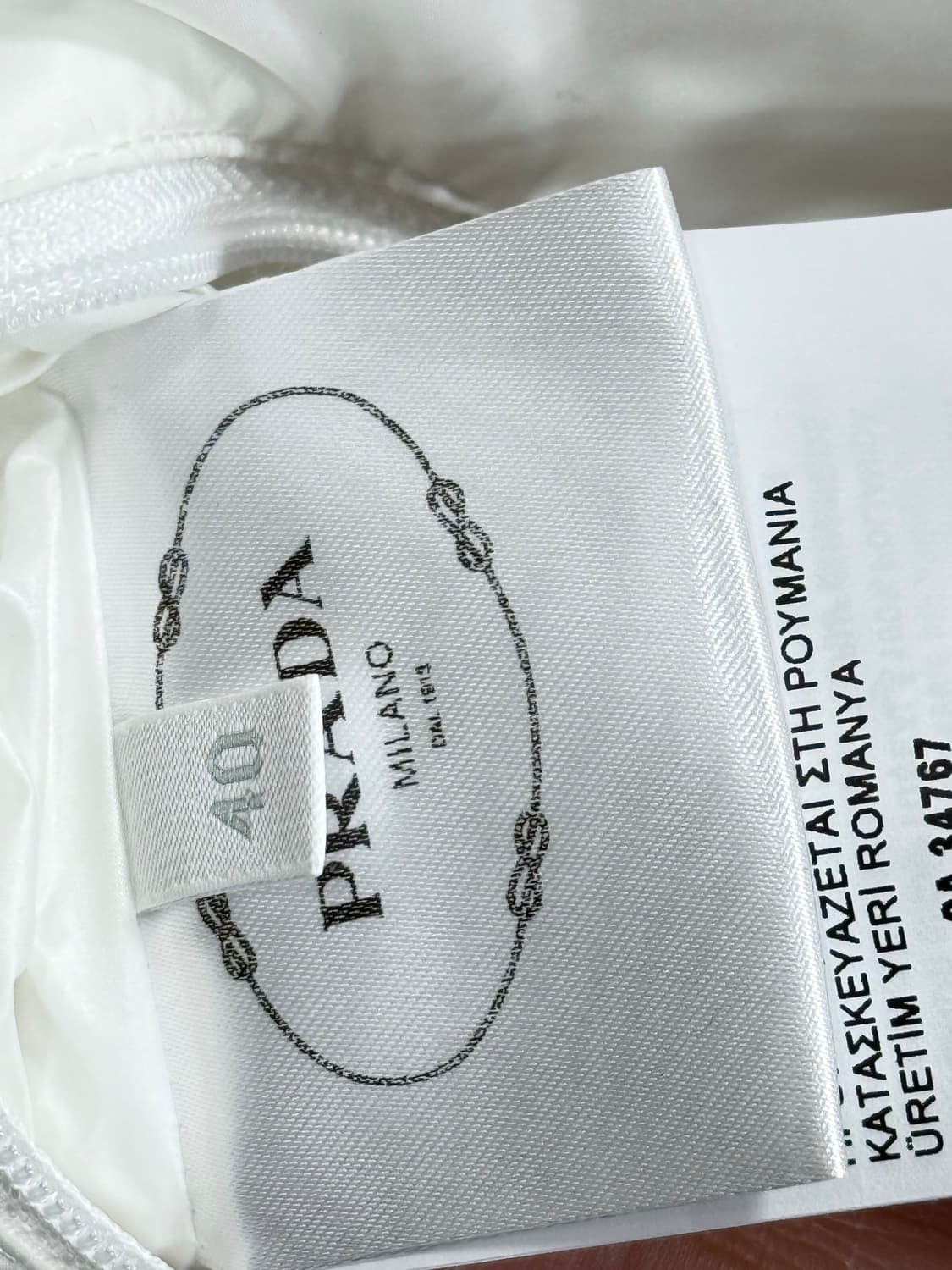 프라다 컨버터블 숏패딩 40사이즈 상품이미지4