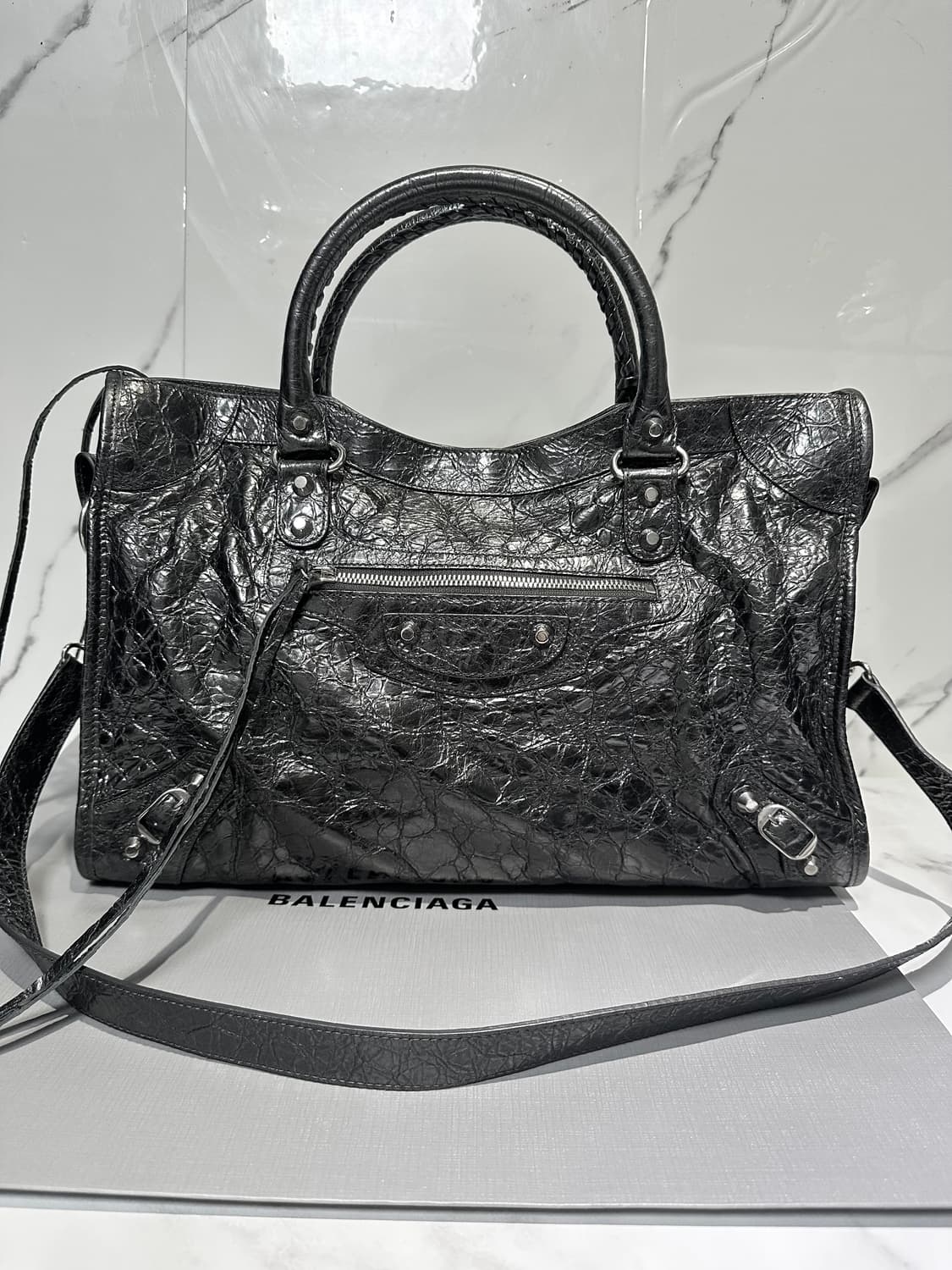 [새상품급 정품] 발렌시아가 르 시티 모터백 미디움 실버 상품이미지1