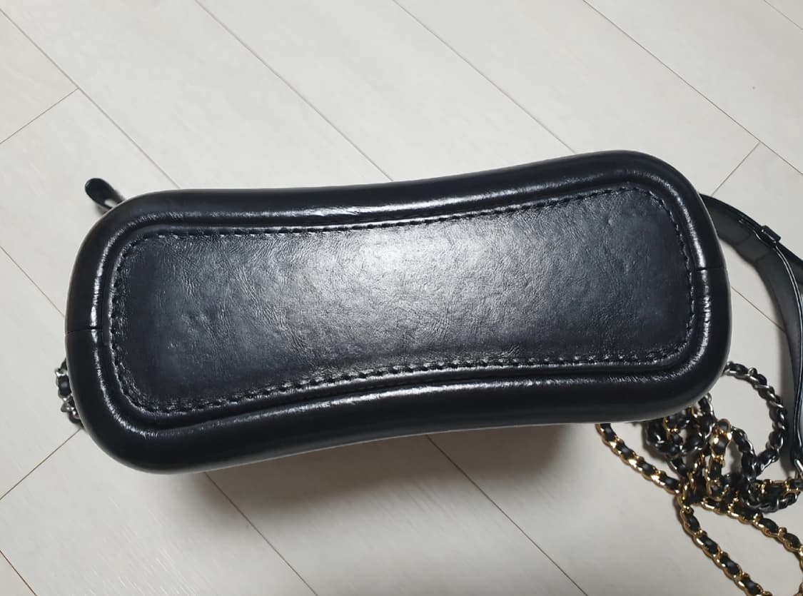 샤넬 호보백 스몰 화이트 블랙 (롯데백화점 본점 정품) 상품이미지5