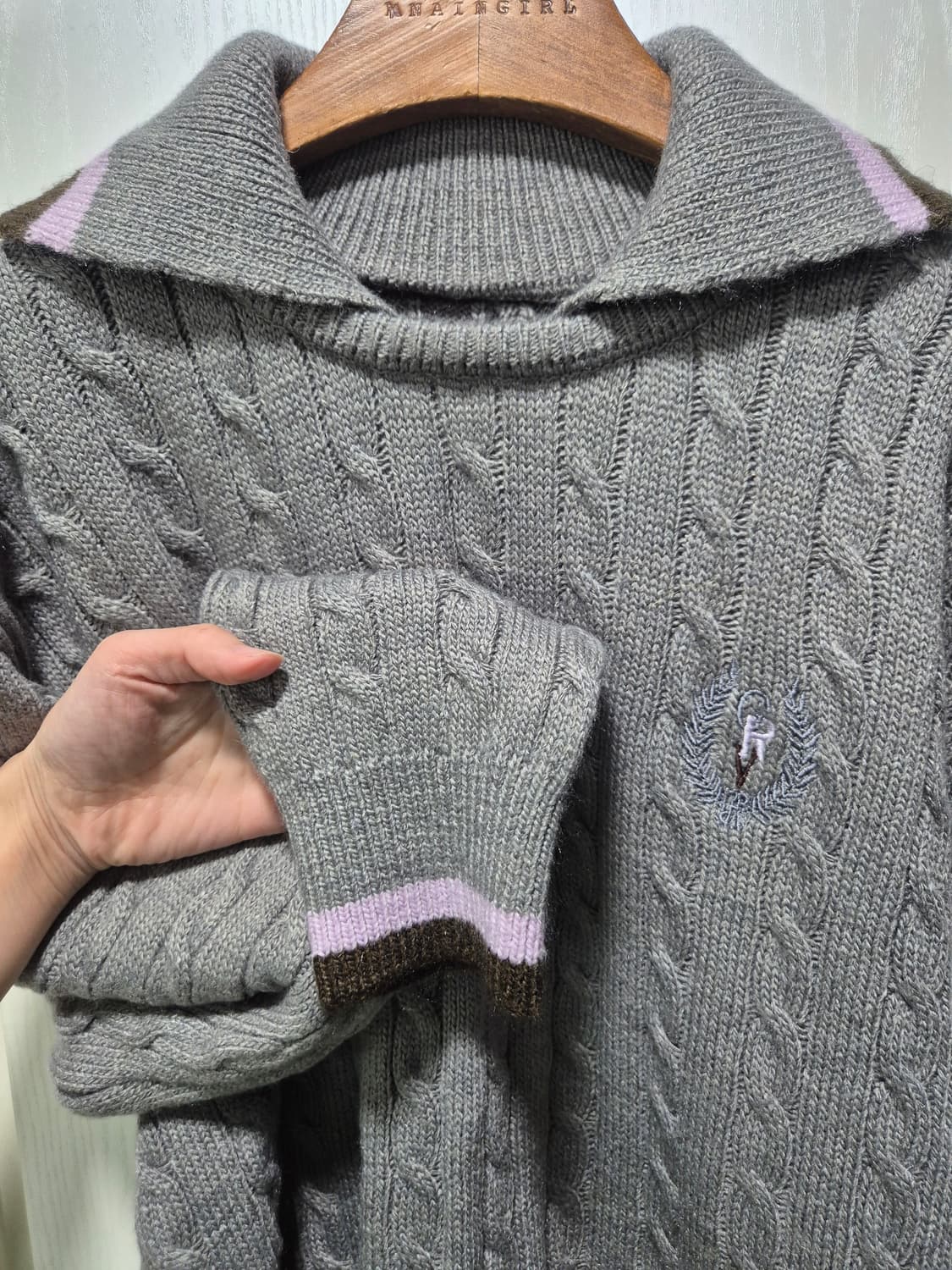 카라 케이블 니트 스웨터 그레이 상품이미지4