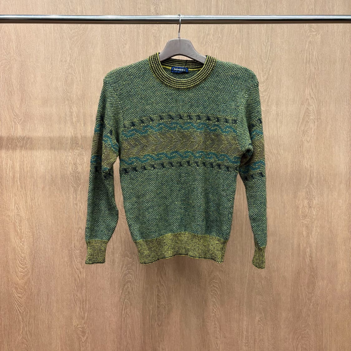 입생로랑 라운드넥 긴팔 울 니트 헤링본 스트라이프 패턴 디테일 그린 상품이미지2