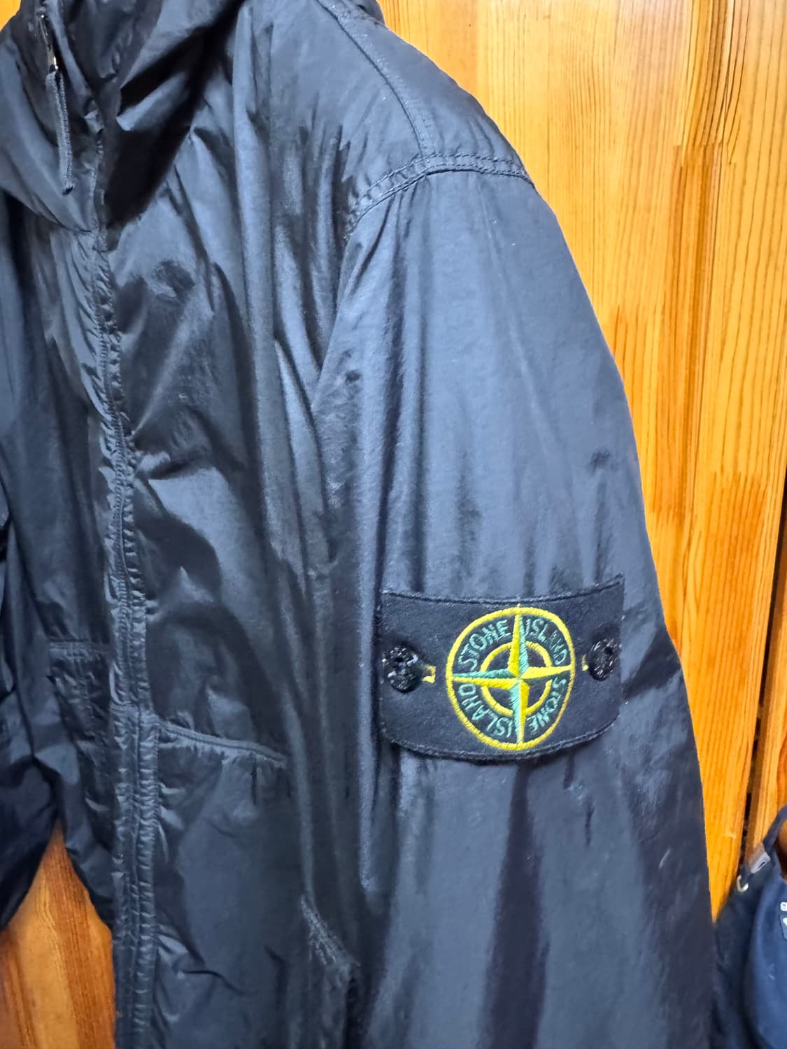 25 F/W 스톤아일랜드 클링클랩스 경량패딩 L 상품이미지3