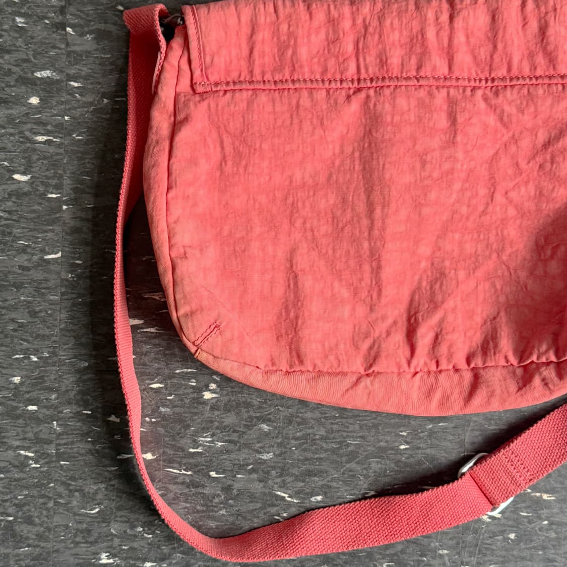 [KIPLING] 체리 플랩 크로스 백 상품이미지10