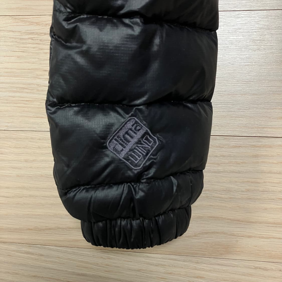 살로몬 구스 다운 프로우먼 경량 패딩 상품이미지6