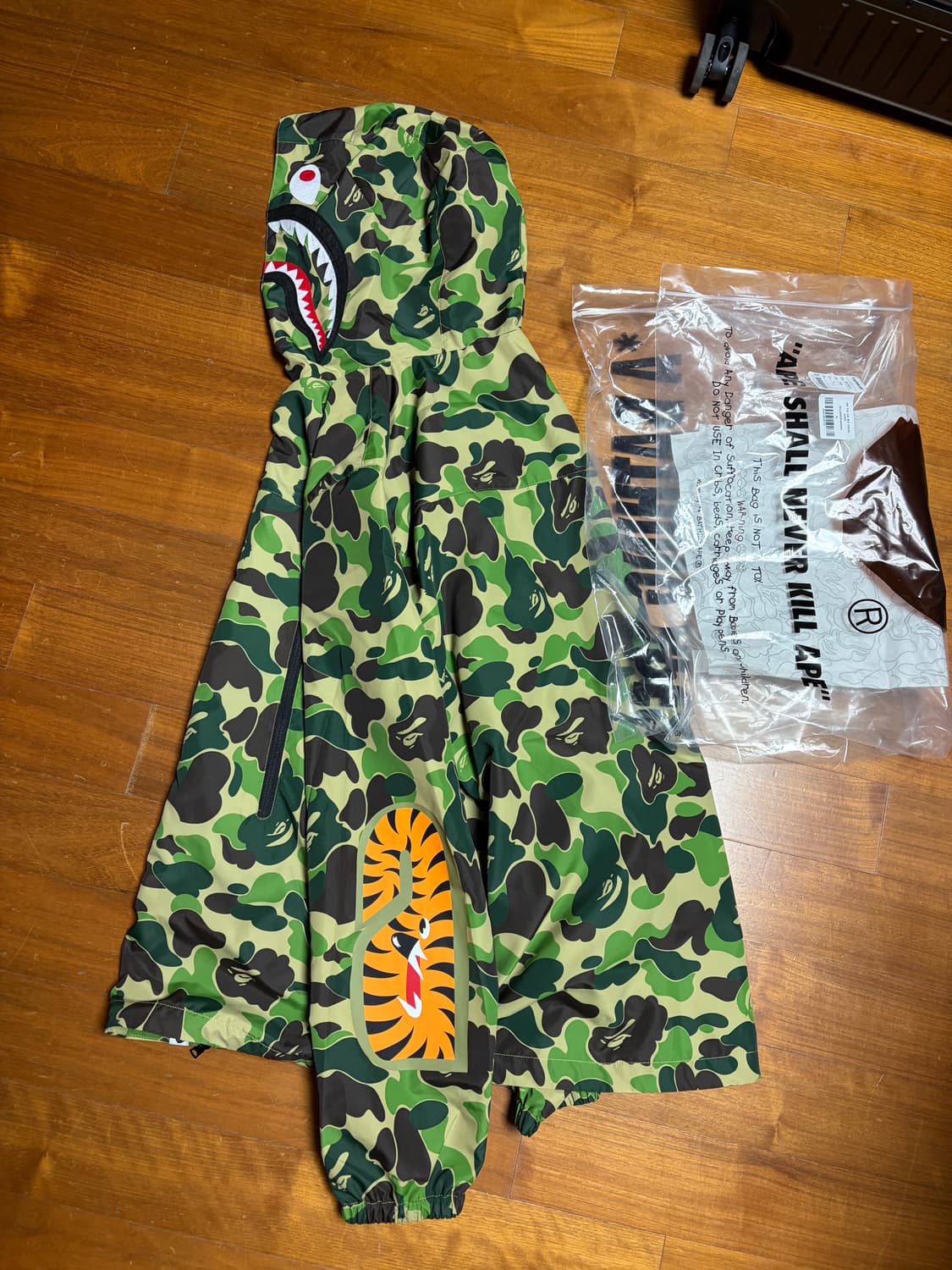 XL) 베이프 바람막이 ABC 카모 샤크 후드 자켓(M) GREEN 상품이미지2