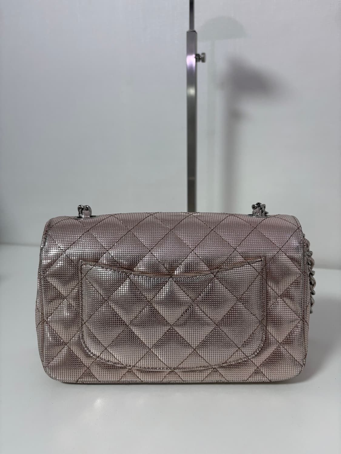 샤넬 클래식 뉴미니 메탈릭핑크 플랩백 상품이미지5