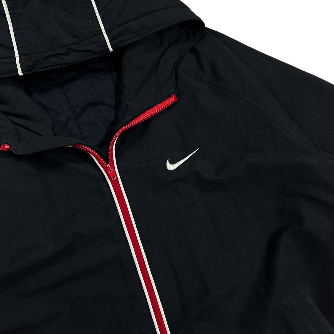 나이키 블랙컬러 스우시로고 나일론 점퍼 상품이미지2