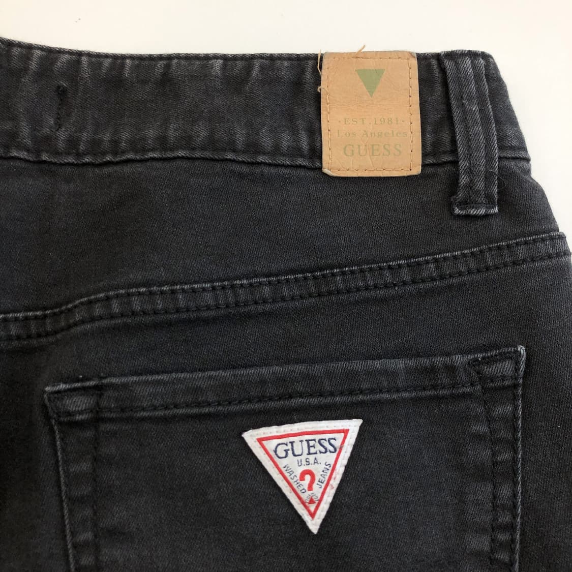 게스 워시드블랙 패치로고 데님진 30-31 인치 상품이미지4