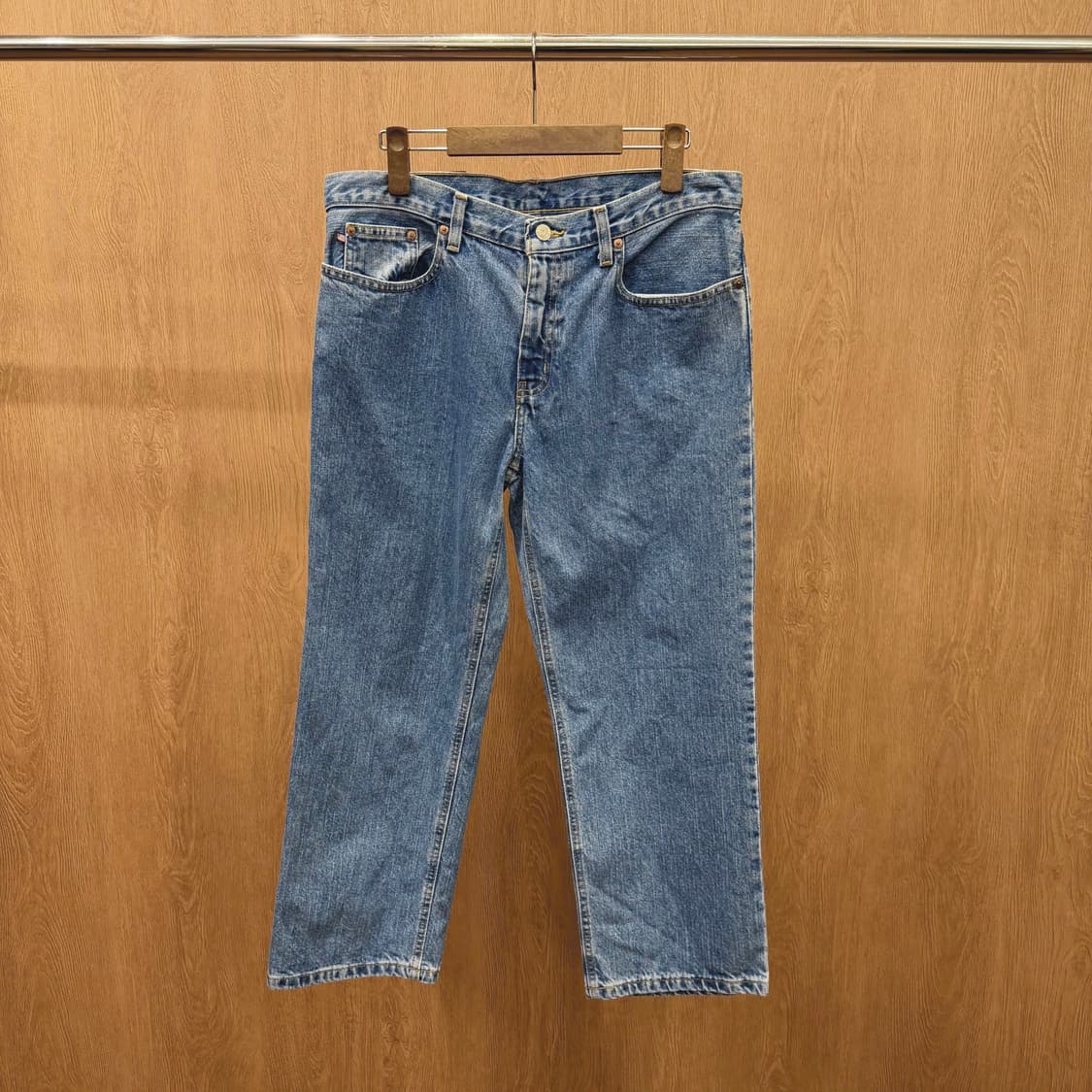 폴로 랄프로렌 데님 팬츠 로고 버튼 워치 포켓 디테일 레귤러핏 연청 상품이미지2