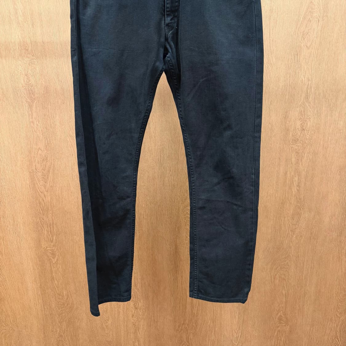 빔즈 데님 팬츠 후면 더블 포켓 실버 버튼 디테일 스트레이트 핏 블랙 상품이미지5