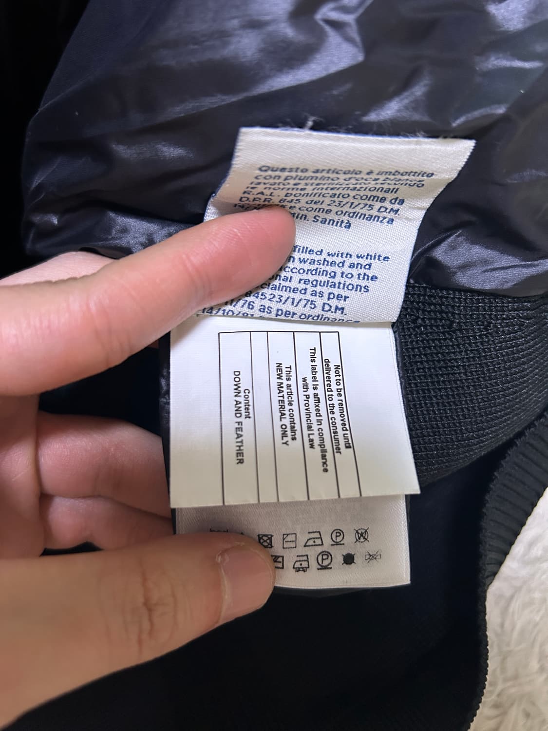 [L, 새상품급] 몽클레어 빅로고 니트패딩 가디건 상품이미지3